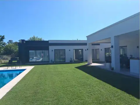 Casa en Venta en San Sebastián, USD 238.000