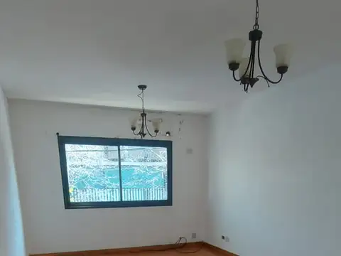 Depto Tipo Casa en Alquiler de 3 ambientes