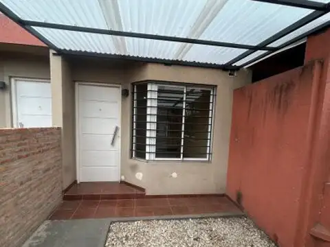 Depto Tipo Casa en Venta de 2 ambientes