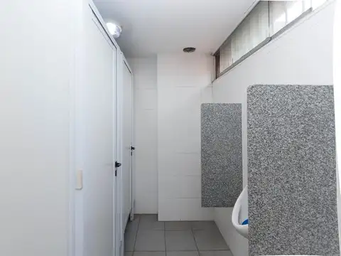 Oficina en Venta con 7 cocheras