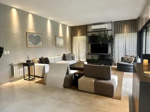 Casa en Alquiler de 4 dormitorios