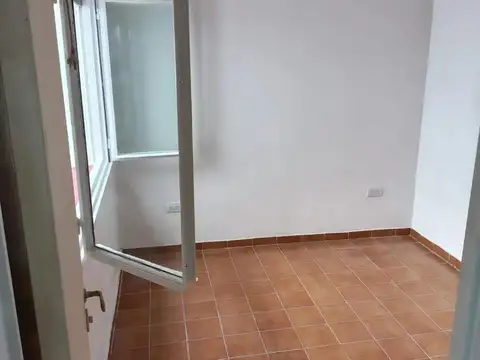 Depto Tipo Casa 2 ambientes con 1 baño