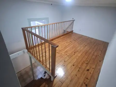 Depto Tipo Casa en Venta 80 años