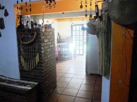 Casa 5 ambientes con 1 baño