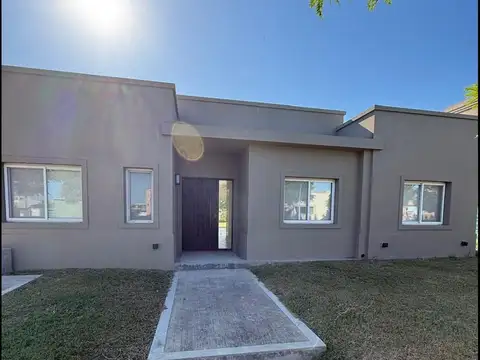 Casa en venta en planta baja en Vistas Puertos