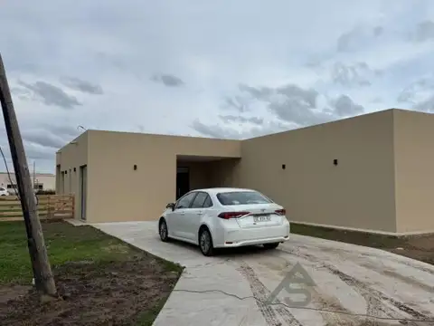 LA PISTA 1223 , Piso 0