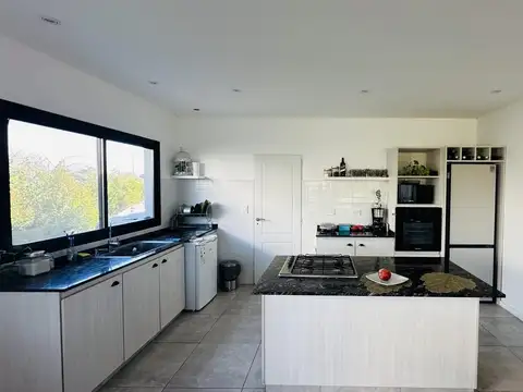 Casa en Venta en Pilar Del Este - Santa Elisa, USD 180.000