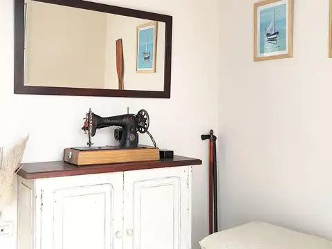 Casa en Alquiler con 3 cocheras