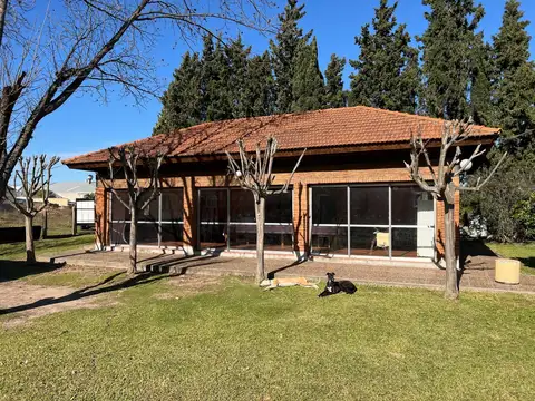 Casa 2 ambientes con 2 baños