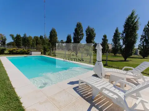 Casa en Venta en Pilar del Este - Santa Guadalupe, USD 230.000