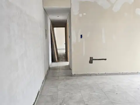 Casa 2 ambientes con 2 baños