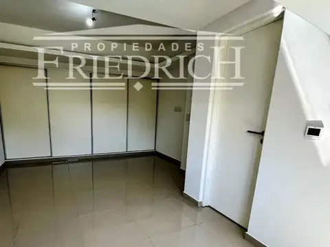 Casa 5 ambientes con 4 baños