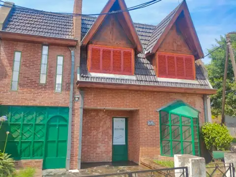 VENTA CASA 8 AMB CON PATIO BERAZATEGUI