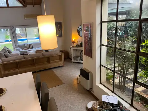Lindísima Casa en Nautico Escobar 190m2 cub sobre 525m2 lote con pileta