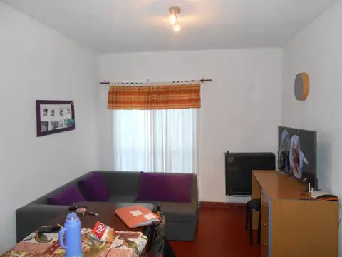 Las Flores 1600, Piso 2