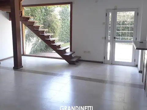 Casa 5 ambientes con 3 baños