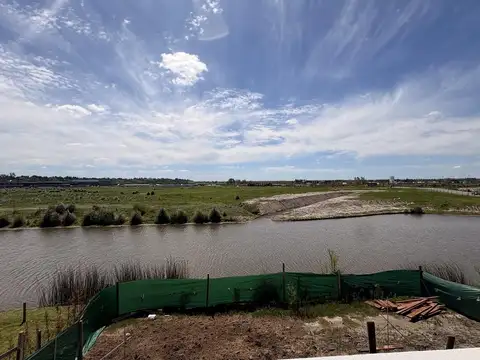 Venta | Casa al agua a estrenar | 5 dormitorios | Riberas | Puertos