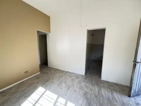 Depto Tipo Casa en Venta en Ramos Mejia, USD 65.000
