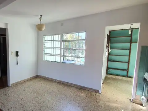 Depto Tipo Casa en Alquiler en Juan B. Justo, $ 1.300.000