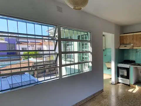 Depto Tipo Casa en Alquiler de 3 ambientes
