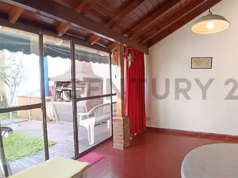 Casa 5 ambientes con 2 baños