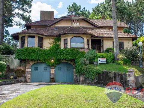 CASA DE ESTILO, EN PINAMAR  ZONA  NUEVO GOLF