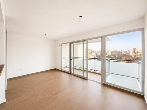 MONOAMBIENTE EN VENTA CON COCHERA - Calle 8 e/ 38 y 39  La Plata