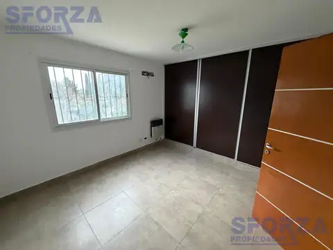 Depto Tipo Casa en Alquiler con 1 cocheras