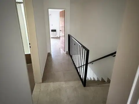 Depto Tipo Casa 3 ambientes con 2 baños