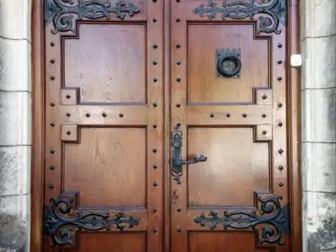 47 e/ 115 y 116      al 200