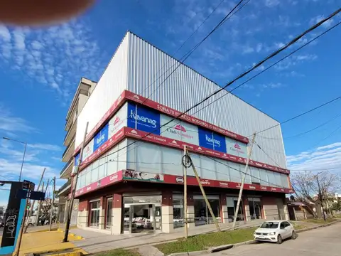 VENTA LOCAL DE 3 PISOS SOBRE RUTA 24 JOSÉ C. PAZ