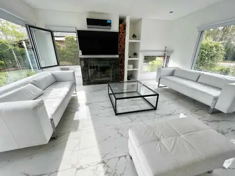 Venta casa 4 ambientes con parque y pileta en Haras del Sur I
