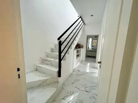 Venta casa 4 ambientes con parque y pileta en Haras del Sur I