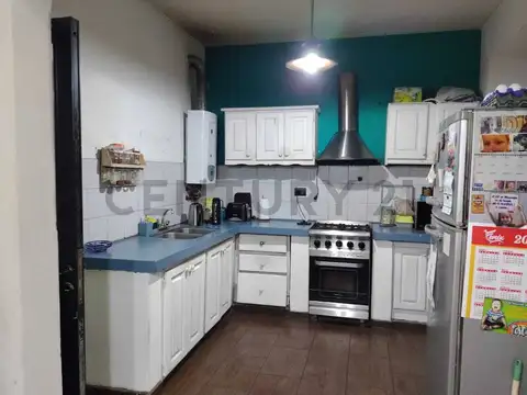 VENTA CASA 4 DORMITORIOS FRENTE AL PARQUE SAAVEDRA 68 Y 13
