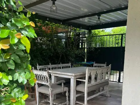 Casa en Alquiler Temporal con 2 cocheras