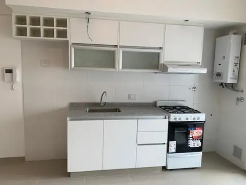 Alquiler monoambiente con balcón  en Flores