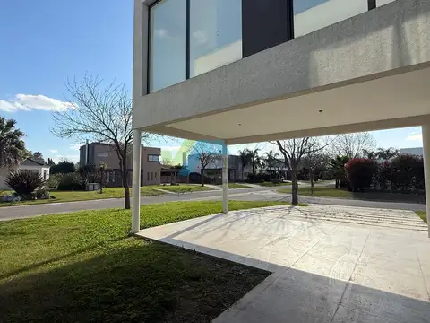 Casa en Venta en Haras Santa María - Los Eucaliptus, USD 360.000