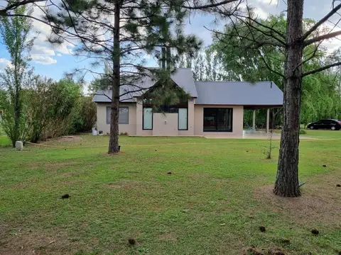 CASA EN VENTA 3 DORMITORIOS SCUBA FIELDS