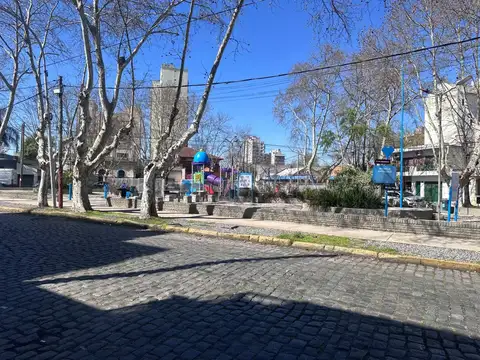 4 ambientes con balcon corrido y patio en duplex