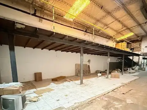 Galpon en Alquiler 17,35  mts Frente