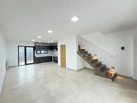 Casa 3 ambientes con 1 baño