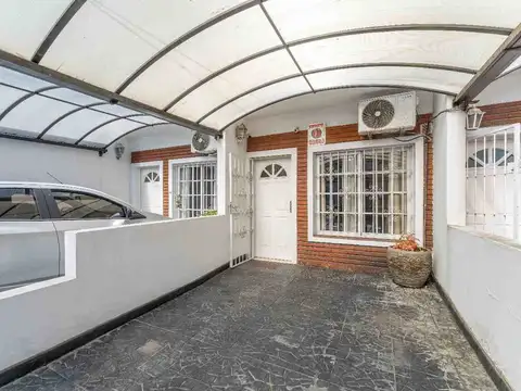 Depto Tipo Casa en Venta de 3 ambientes
