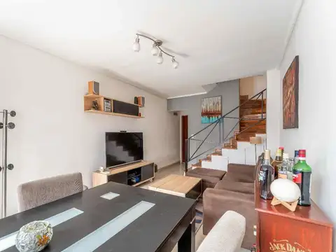 Depto Tipo Casa en Venta en Villa Raffo, USD 139.000