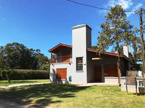 Cod 078 – Casa Sobre 2 Lotes Multifamiliares