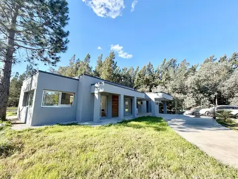 VENTA CASA A ESTRENAR EN MIRALAGOS