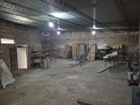 Galpon en Alquiler en Barrio Industrial, $ 450.000
