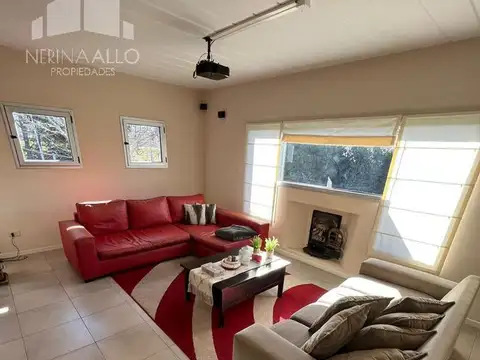 Casa en Venta con 2 cocheras