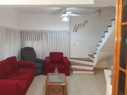 Casa 7 ambientes con 3 baños