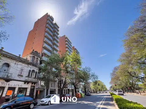 Av. Pellegrini y Rodríguez - Amplio Dpto de 2 Dormitorios Externo.