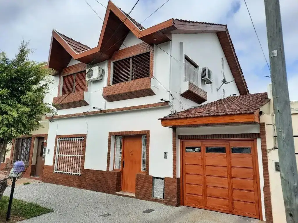 Lavalle e/ Sarmiento y José Hernández